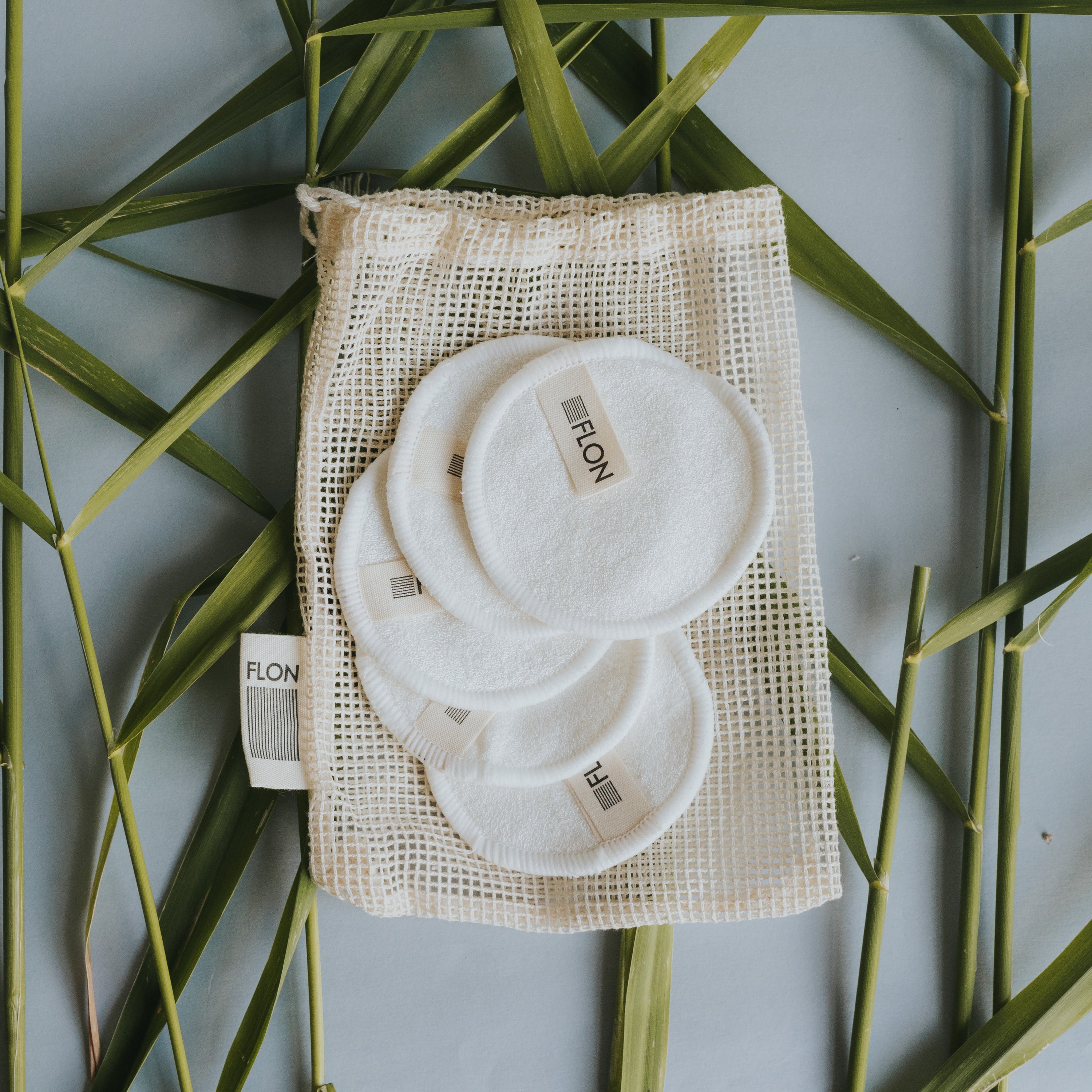 Reusable Bamboo Makeup Remover Pads X12 + Mesh Laundry Bag + Storage